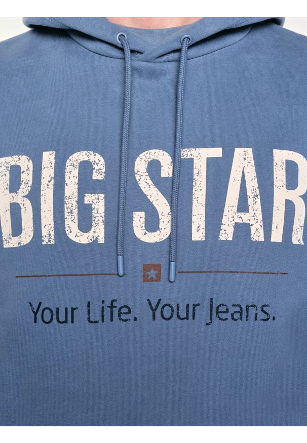 Big-Star - Bluza męska z kapturem z logo BIG STAR niebieska Ashlyno 402. Okazja: na co dzień. Typ kołnierza: kaptur. Kolor: niebieski. Materiał: dzianina. Wzór: ze splotem. Styl: elegancki, casual