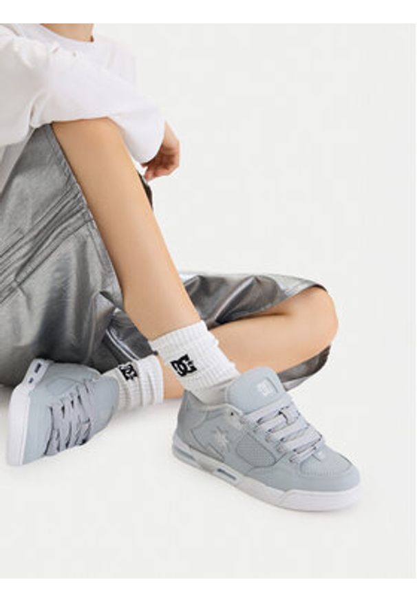 DC Shoes Sneakersy EO-DC COMMAND DC02744025 Szary. Kolor: szary. Materiał: skóra
