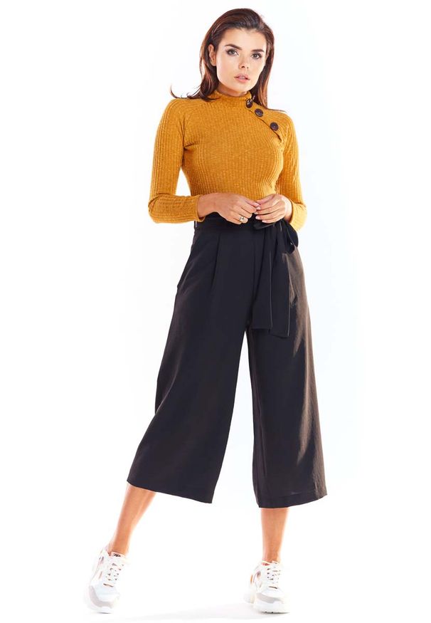 Sweter Awama klasyczny, z klasycznym kołnierzykiem