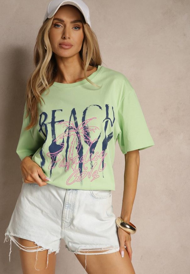 Renee - Jasnozielona Bawełniana Koszulka z Nadrukiem Savileine. Okazja: na co dzień. Kolor: zielony. Materiał: bawełna. Wzór: nadruk. Styl: elegancki, casual, klasyczny