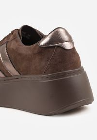 Born2be - Brązowe Zamszowe Sneakersy na Grubej Podeszwie ze Skórzaną Wkładką Yinrieth. Okazja: na co dzień. Kolor: brązowy. Materiał: skóra, zamsz. Szerokość cholewki: normalna #3