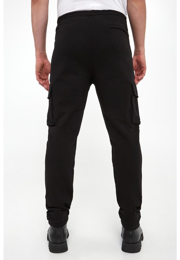 Karl Lagerfeld - Spodnie dresowe męskie cargo KARL LAGERFELD. Materiał: dresówka