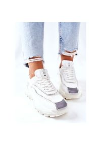 Damskie Sportowe Buty Cross Jeans II2R4017C Białe. Kolor: biały. Materiał: tkanina, skóra ekologiczna. Szerokość cholewki: normalna. Wzór: aplikacja #3