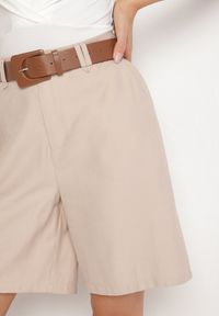 Born2be - Beżowe Eleganckie Szorty z Wiskozą z Dodatkowym Paskiem z Klamrą Aranielle. Okazja: na co dzień, na spotkanie biznesowe. Stan: podwyższony. Kolor: beżowy. Materiał: wiskoza. Styl: elegancki