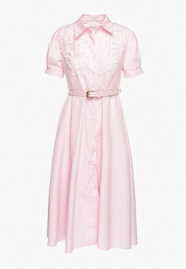 Born2be - Różowa Sukienka z Koronką i Ozdobnym Paskiem oraz Kołnierzykiem Gavridia. Okazja: do pracy, na co dzień. Kolor: różowy. Materiał: koronka. Długość rękawa: krótki rękaw. Wzór: koronka. Typ sukienki: proste. Styl: elegancki, klasyczny, casual, wizytowy