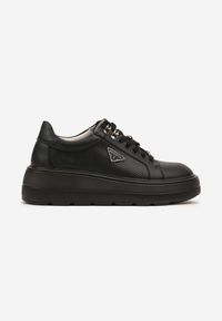 Renee - Czarne Skórzane Sneakersy na Platformie Ozdobione Aplikacją Doliresa. Okazja: na co dzień. Kolor: czarny. Materiał: skóra. Wzór: aplikacja. Obcas: na platformie #6