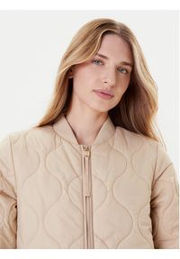 JOOP! Kurtka zimowa Carla 10018874 30047609 Beżowy Regular Fit. Kolor: beżowy. Materiał: syntetyk. Sezon: zima #6