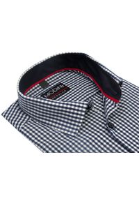 Granatowa koszula męska Modini w kratkę Vichy DD4 - 100% bawełna. Okazja: na co dzień. Typ kołnierza: button down. Kolor: niebieski. Materiał: bawełna. Długość: długie. Wzór: kratka. Styl: casual, elegancki #1