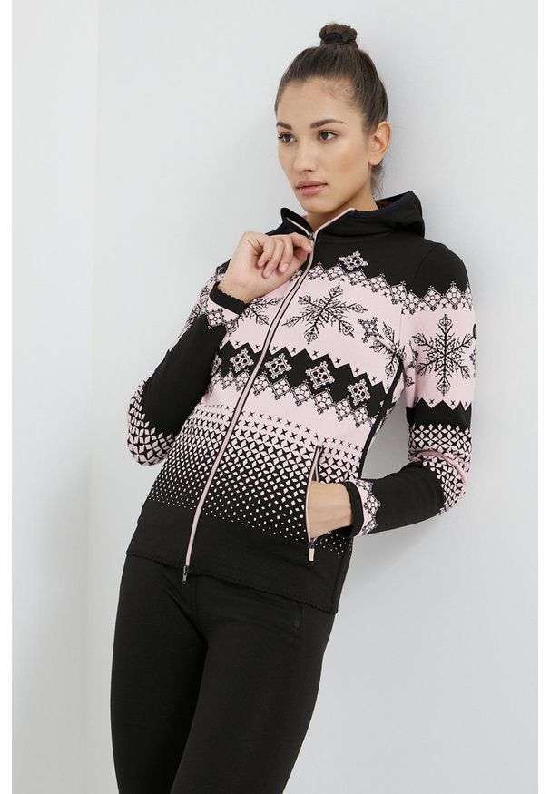 Newland Bluza damska kolor różowy z kapturem wzorzysta. Typ kołnierza: kaptur. Kolor: różowy. Materiał: materiał, dzianina