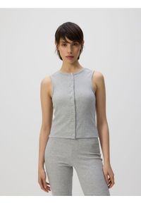 Reserved - Dzianinowa kamizelka - jasnoszary. Kolor: szary. Materiał: dzianina #1