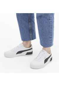 Buty do chodzenia damskie Puma Carina L. Zapięcie: sznurówki. Kolor: wielokolorowy, szary, biały, czarny. Materiał: tkanina, materiał, syntetyk. Szerokość cholewki: normalna. Sport: turystyka piesza #2