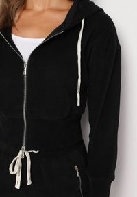 Born2be - Czarny Komplet Dresowy z Bawełną Bluza z Kapturem i Spodnie z Gumką w Talii Neseria. Kolor: czarny. Materiał: bawełna, dresówka #3