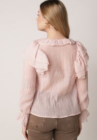 Born2be - Różowa Bluzka z Lyocellem Ozdobiona Falbanami i Wiązaniem Esathra. Okazja: na co dzień. Kolor: różowy. Materiał: jeans. Wzór: aplikacja. Styl: casual, elegancki #2