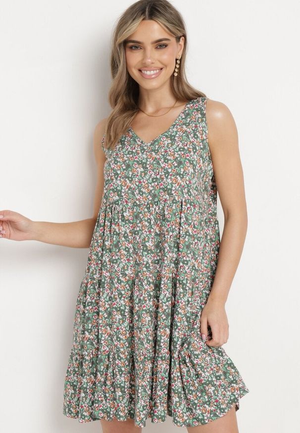 Born2be - Zielono-Różowa Sukienka Bawełniana Bez Rękawów na Lato Biazena. Okazja: na co dzień. Kolor: zielony. Materiał: bawełna. Długość rękawa: bez rękawów. Sezon: lato. Styl: wizytowy, casual