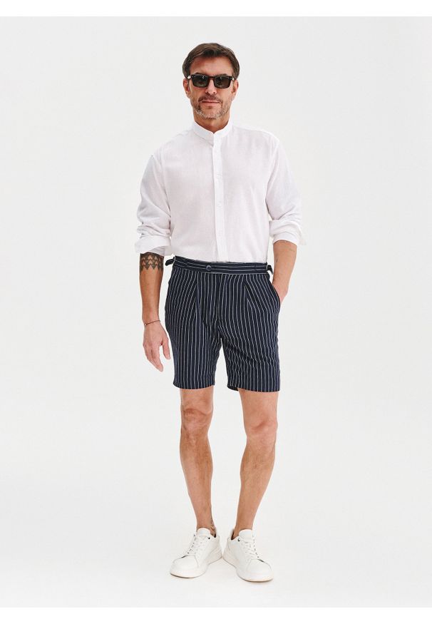 Pako Lorente - PAKO LORENTE - Biała koszula męska z lnu i bawełny. Typ kołnierza: kołnierzyk stójkowy. Kolor: czarny, niebieski, biały. Materiał: bawełna, len. Długość rękawa: długi rękaw. Długość: długie. Wzór: gładki. Sezon: wiosna