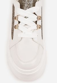 Renee - Białe Sneakersy VICES na Koturnie z Brokatowymi Wstawkami Morinatea. Okazja: na co dzień. Kolor: biały. Materiał: jeans. Wzór: aplikacja. Sezon: lato. Obcas: na koturnie #3