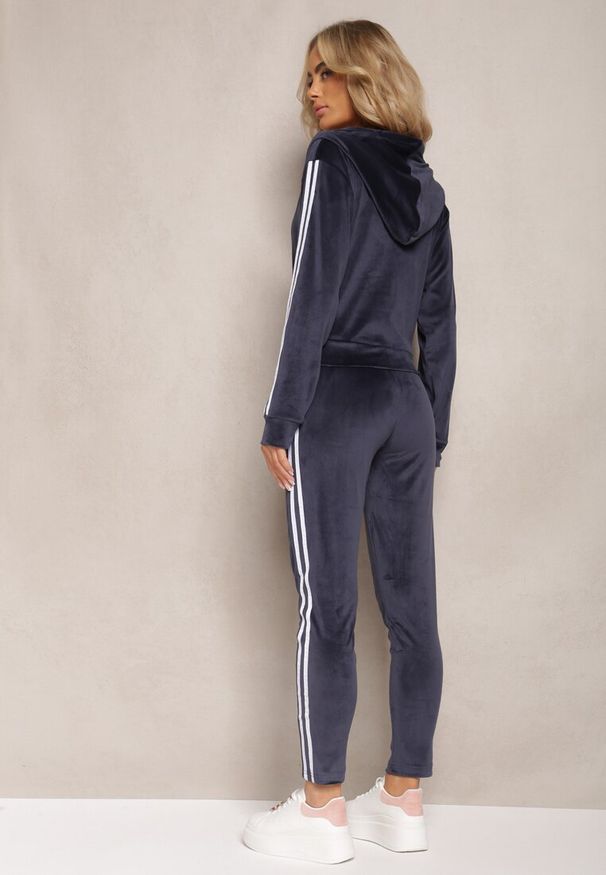 Renee - Granatowy 2-Częściowy Komplet Dresowy z Weluru z Ozdobnymi Lampasami Bluza i Spodnie Anelpe. Kolor: niebieski. Materiał: welur, dresówka