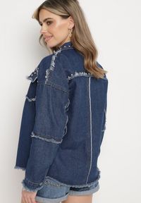 Born2be - Granatowa Bawełniana Kurtka Jeansowa z Ćwiekami Quintilla. Okazja: na co dzień. Kolor: niebieski. Materiał: bawełna, jeans. Styl: casual, rockowy #6