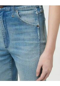 Wrangler - DAMSKIE SPODNIE WRANGLER WALKER FILTHY BLUES 112351033
