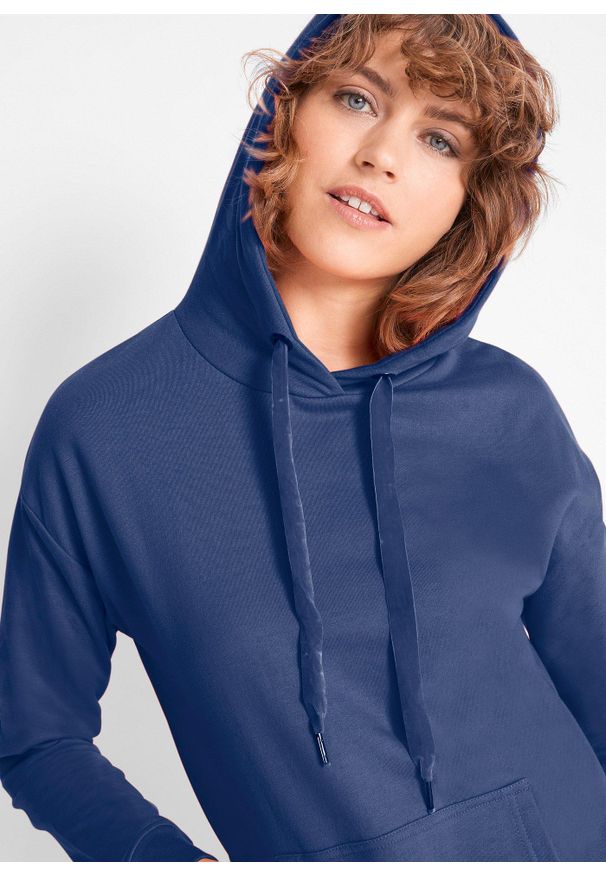 bonprix - Sukienka dresowa z bawełny organicznej. Typ kołnierza: kaptur. Kolor: niebieski. Materiał: bawełna, dresówka