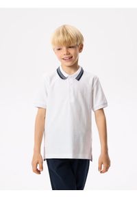 Reserved - T-shirt polo - biały. Typ kołnierza: polo. Kolor: biały. Materiał: bawełna, dzianina #1