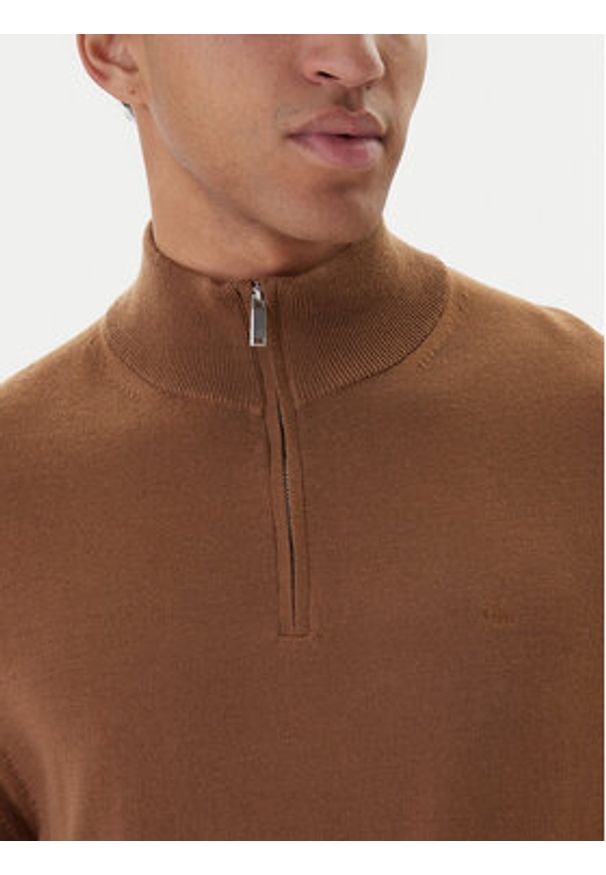 Calvin Klein Golf LV04LD318G Brązowy Regular Fit. Typ kołnierza: golf. Kolor: brązowy. Materiał: wełna