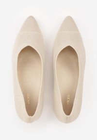 Born2be - Beżowe Czółenka VICES na Stożkowym Obcasie Jennibelle. Okazja: na co dzień. Kolor: beżowy. Obcas: na obcasie. Styl: casual, klasyczny, elegancki. Wysokość obcasa: średni #2