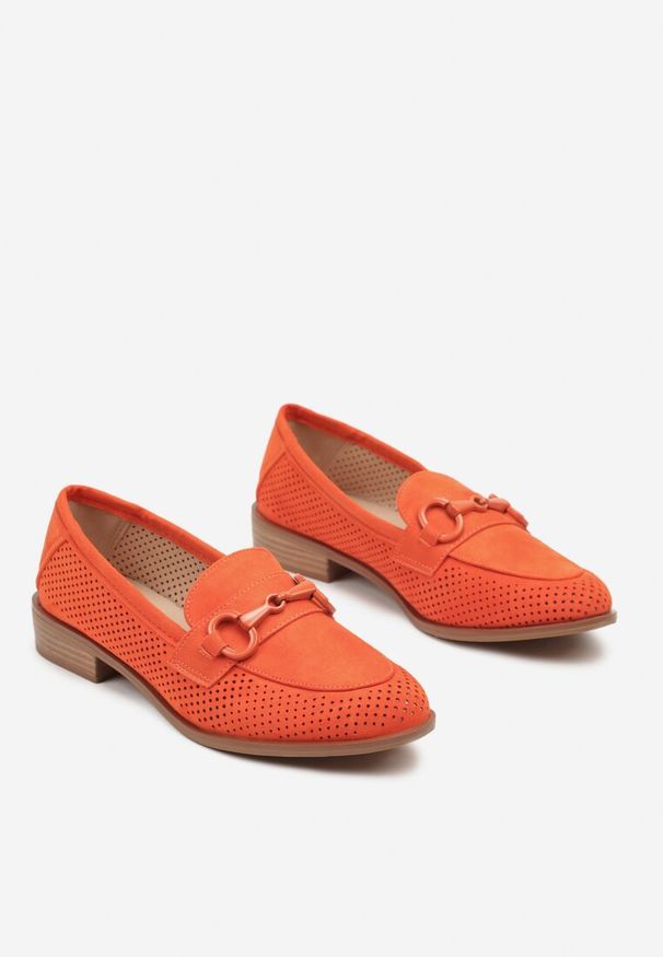 Renee - Pomarańczowe Mokasyny Vices z Perforacją z Wkładką ze Skóry Naturalnej Felithria. Okazja: na co dzień. Kolor: pomarańczowy. Materiał: skóra. Wzór: aplikacja. Obcas: na obcasie. Styl: casual, elegancki, klasyczny. Wysokość obcasa: niski