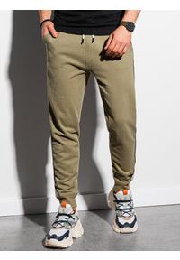 Ombre Clothing - Spodnie męskie dresowe joggery P947 - oliwkowe - XXL. Okazja: na co dzień. Kolor: oliwkowy. Materiał: dresówka. Styl: casual