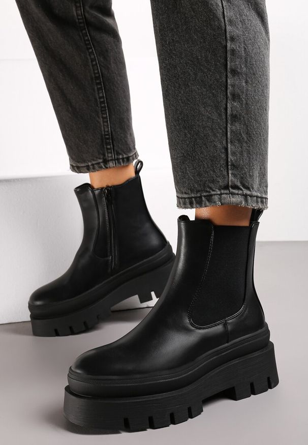 Born2be - Czarne Botki na Platformie z Protektorem Taride. Kolor: czarny. Obcas: na platformie