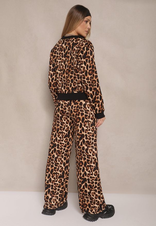 Renee - Brązowy Komplet Dresowy w Panterkowy Print Bluza i Spodnie o Szerokim Kroju Sonariela. Kolor: brązowy. Materiał: dresówka. Wzór: nadruk