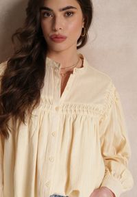 Renee - Beżowa Koszula z Bawełny z Ozdobnymi Wstawkami Lakinia. Okazja: na co dzień. Kolor: beżowy. Materiał: bawełna. Długość rękawa: długi rękaw. Długość: długie. Styl: casual