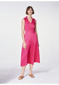 Ochnik - Różowa długa sukienka wiązana w pasie. Kolor: różowy. Długość: maxi