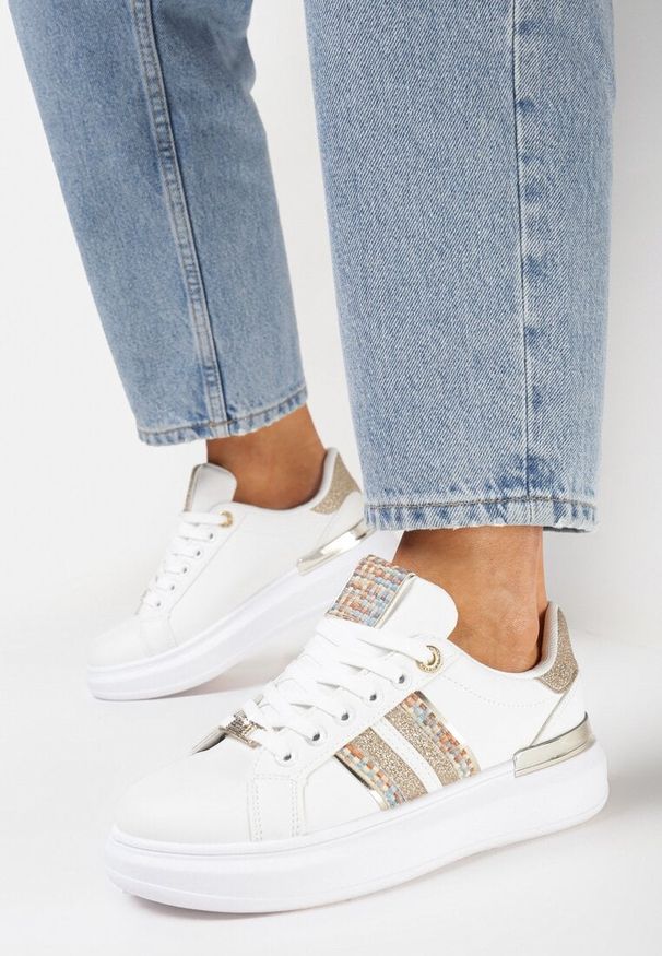 Born2be - Biało-Szampańskie Sneakersy na Platformie z Brokatowymi Wstawkami Railawa. Nosek buta: okrągły. Zapięcie: sznurówki. Kolor: biały. Materiał: materiał. Obcas: na platformie. Wysokość obcasa: niski
