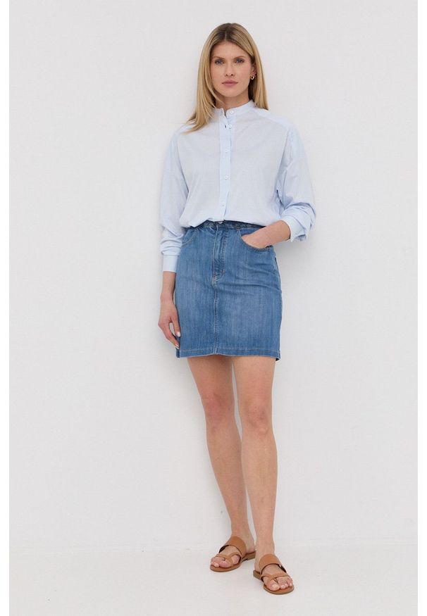 BOSS spódnica jeansowa mini prosta. Okazja: na co dzień. Kolor: niebieski. Materiał: jeans. Styl: casual