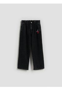 Reserved - Jeansy baggy z haftem - czarny. Kolor: czarny. Wzór: haft #1
