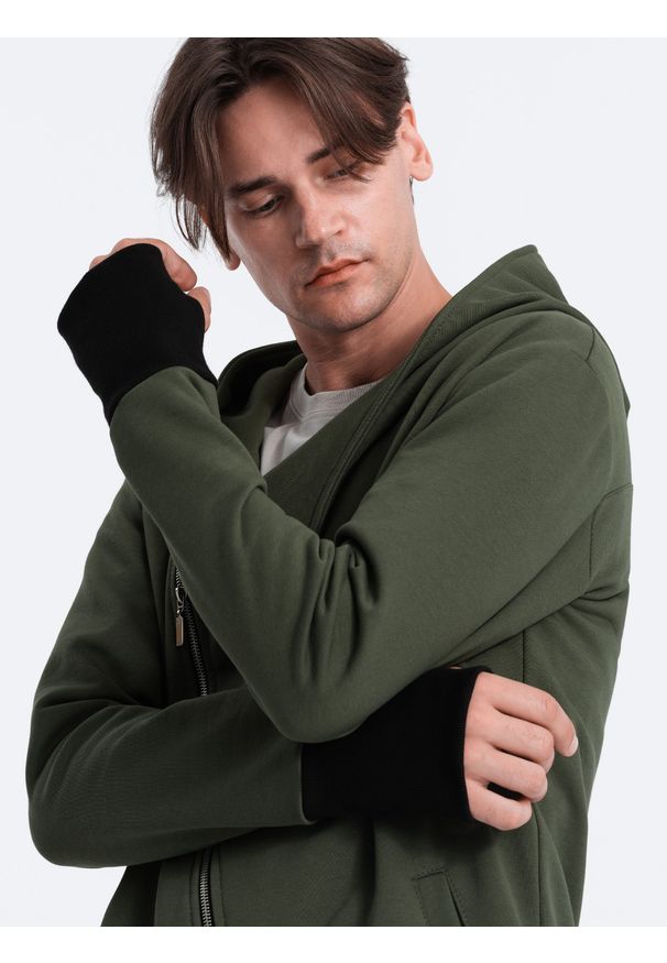 Ombre Clothing - Asymetryczna bluza męska z obszernym kapturem NANTES - ciemnooliwkowa. Kolor: oliwkowy. Materiał: poliester, bawełna