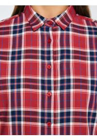 Big-Star - Koszula damska w kratę z wiskozy czerwona Petrini 604. Typ kołnierza: kołnierzyk klasyczny. Kolor: czerwony. Materiał: wiskoza. Styl: klasyczny, retro, elegancki #6