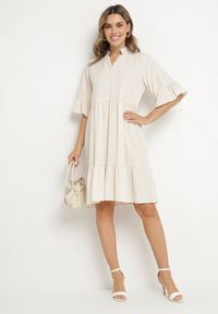 Born2be - Beżowa Sukienka Rozkloszowana z Wiskozą Ozdobiona Falbanami Eviriane. Okazja: na co dzień. Typ kołnierza: dekolt w serek. Kolor: beżowy. Materiał: wiskoza. Wzór: aplikacja. Typ sukienki: proste. Styl: casual #2