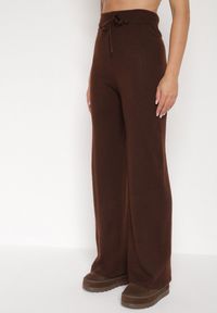 Born2be - Brązowy Dzianinowy Komplet z Bawełną i Wełną Długi Sweter i Szerokie Spodnie Reinesa. Kolor: brązowy. Materiał: wełna, bawełna, dzianina #4