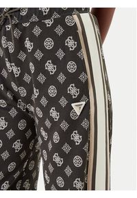 Guess Spodnie dresowe V5YB10 K0282 Zielony Relaxed Fit. Kolor: zielony. Materiał: syntetyk #3