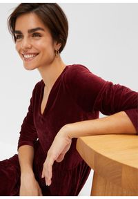 bonprix - Sukienka mini z elastycznego aksamitu. Kolor: czerwony. Materiał: sztruks. Długość: mini #2