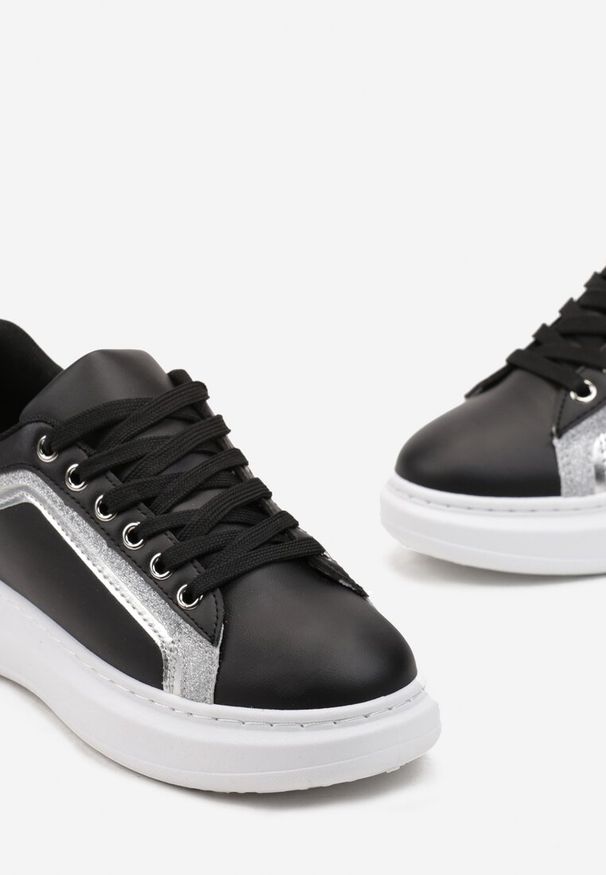Born2be - Czarne Sneakersy na Platformie z Metalicznymi Wstawkami Tilene. Okazja: na co dzień. Kolor: czarny. Obcas: na platformie