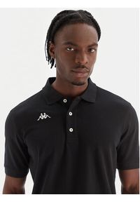 Kappa Polo Logo Sharas Mss 302B3D0 Czarny Regular Fit. Typ kołnierza: polo. Kolor: czarny. Materiał: bawełna