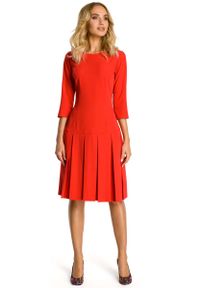 MOE - Czerwona Sukienka z Obniżonym Stanem. Kolor: czerwony. Materiał: poliester, elastan, wiskoza