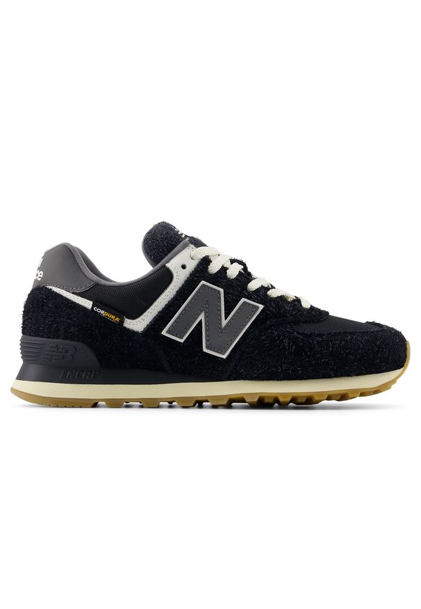 Buty unisex New Balance U574RUS – czarne. Kolor: czarny. Materiał: tkanina, guma, zamsz. Szerokość cholewki: normalna. Model: New Balance 574