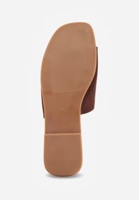 Born2be - Brązowe Klapki VICES na Płaskiej Podeszwie z Paskiem na Palec i Aplikacją Oriphite. Okazja: na co dzień. Kolor: brązowy. Materiał: jeans, len. Wzór: aplikacja. Obcas: na płaskiej podeszwie. Styl: elegancki, wakacyjny, casual #4