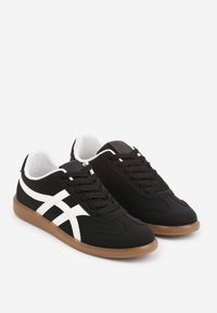 Renee - Czarne Sneakersy w Stylu Tenisówek Ozdobione Geometrycznymi Paskami Zitora. Okazja: na co dzień. Zapięcie: pasek. Kolor: czarny. Wzór: geometria, aplikacja #3