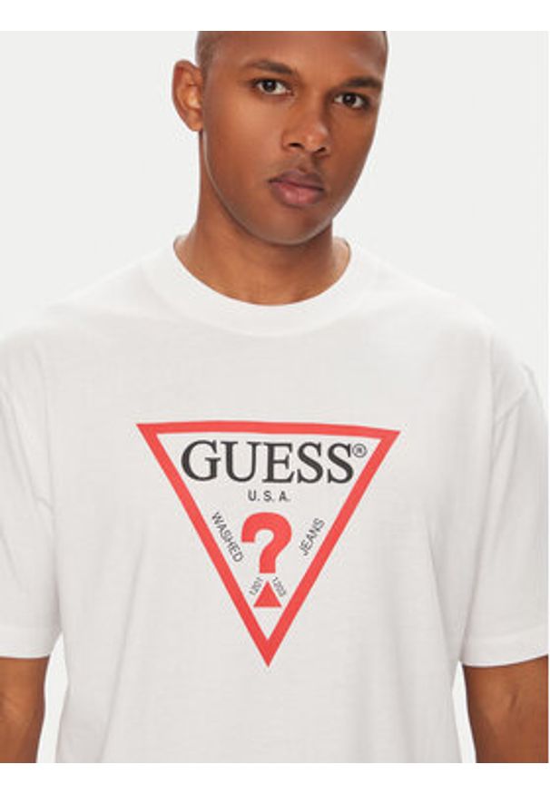 Guess Jeans T-Shirt M4YI45 K8FQ4 Biały Oversize. Kolor: biały. Materiał: bawełna