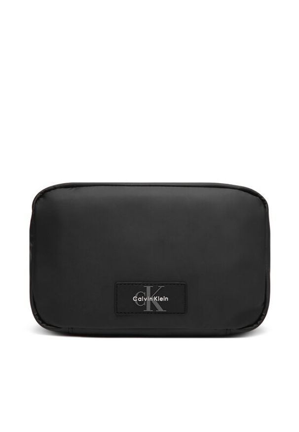 Calvin Klein Kosmetyczka Utility Dopp Kit W/ Hanger LV04D1135G Czarny. Kolor: czarny. Materiał: materiał